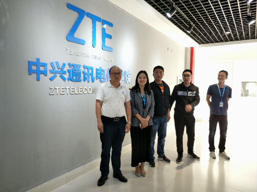 参观1.jpg